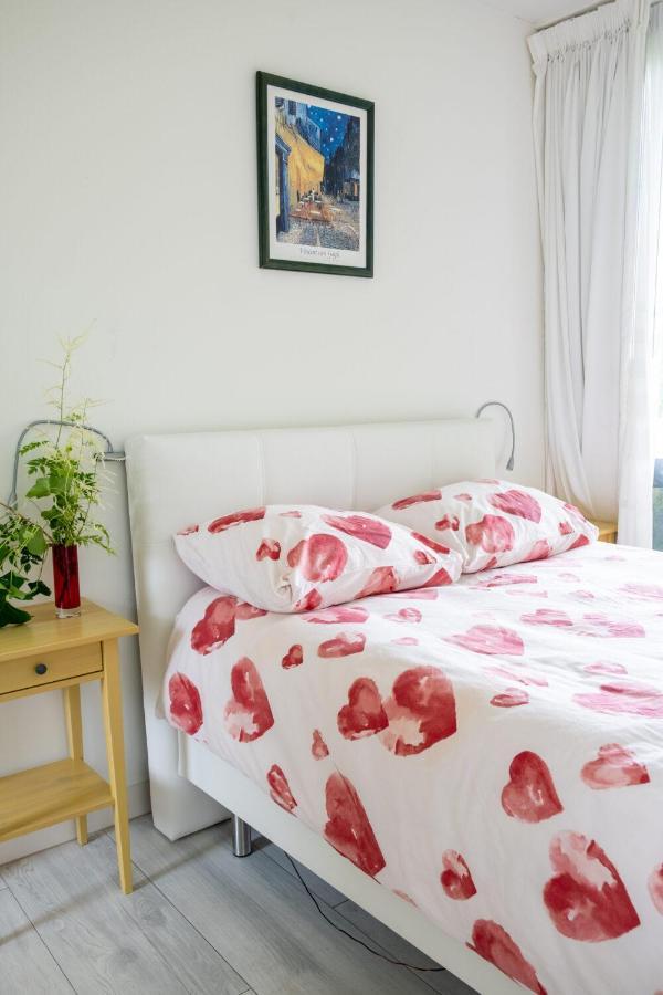 Het Findament Tiny House Villa ฮิลเวอร์ชุม ภายนอก รูปภาพ